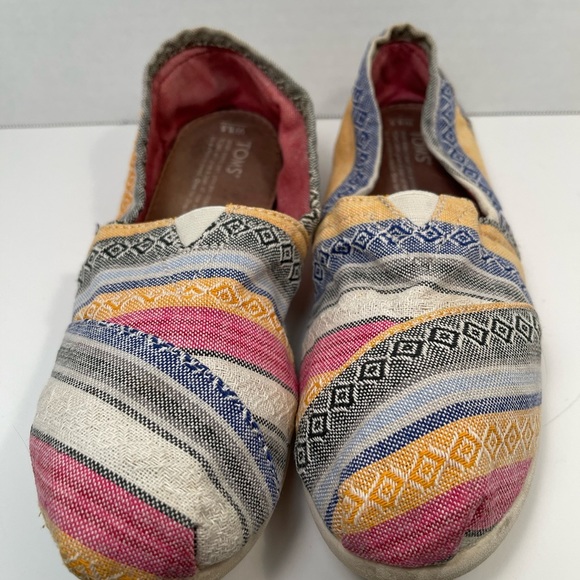 TOMS Canvas Slip On Shoes Multiple Colors - Picture 2 of 8
